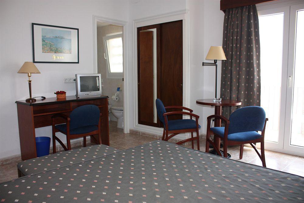 Hotel Rosa Dels Vents ซานต์อันโตนี เด กาโลเญ ภายนอก รูปภาพ